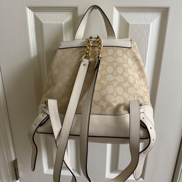 Coach Signature backpack - Picture 5 of 9
